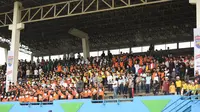 Antusias orang tua dan guru memberikan dukungan kepada para pelajar yang berkompetisi pada Energen Champion SAC Indonesia 2022 kualifikasi Sumatra Utara di Stadion Atletik Universitas Negeri Medan, Jumat (11/11/2022). (Ist)