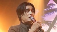 Setelah Rhoma Irama dan Charly Setia Band umumkan pembebasan royalti bagi musisi yang ingin bawakan lagu karya mereka, Denny Chasmala bersuara. (Foto: Dok. Instagram @soundbest.pro/ @charly_setiaku)