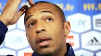 Kapten Prancis, Thierry Henry di sesi konferensi pers yang berlangsung di Clairefontaine, 17 November 2009, jelang leg kedua play-off PD 2010 lawan Republik Irlandia. AFP PHOTO / FRANCK FIFE 