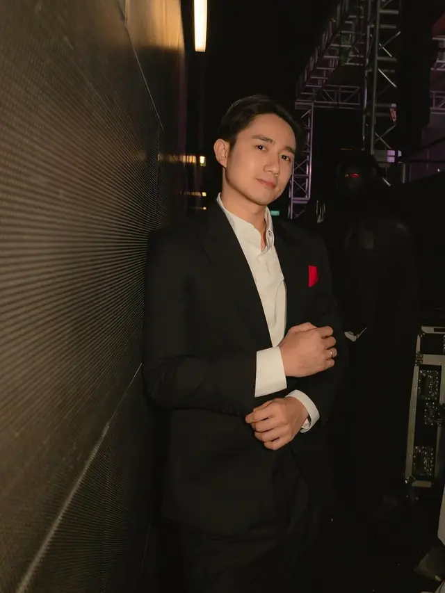 Penampilan Kenny Austin. [@kennyauztin]