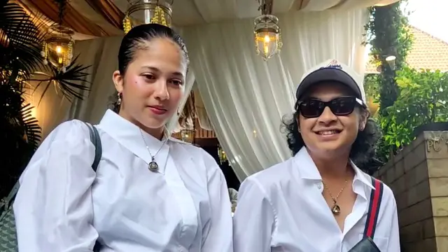 Bastian Steel dan Sitha Marino