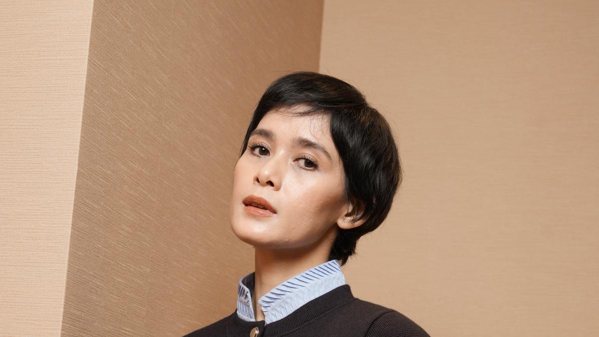 Sandro Hadirkan Fall Winter 2026 dengan Kehangatan 70's Looks Vibes yang Memikat