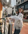 Aktris muda ini diketahui hadir untuk menghadiri acara bergengsi Chanel Métiers d’Art Replica Show yang juga dihadiri oleh Jennie. [@syifahadju].