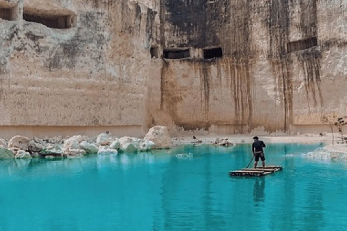 Danau Biru Bukit Jaddih Madura, Ngehits dan Instagenic