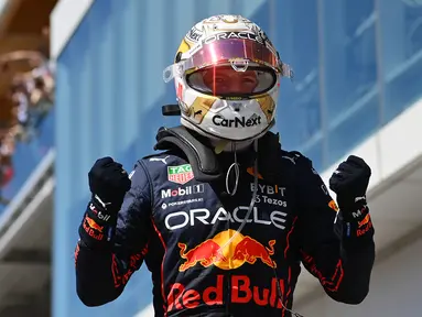 Pembalap dari tim Red Bull Racing, Max Verstappen berhasil memenangi F1 GP Kanada 2022 di Sirkuit Gilles Villeneuve, Senin (20/6/2022) dini hari WIB. Pembalap Belanda tersebut berhasil menjaga posisinya menjadi yang terdepan hingga finis setelah memulai lomba sebagai pemegang pole position. (Getty Images via AFP/Dan Mullan)