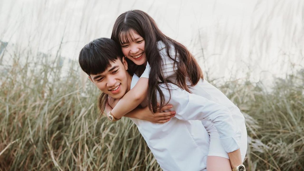 Pantun Lucu Tentang Cinta Romantis