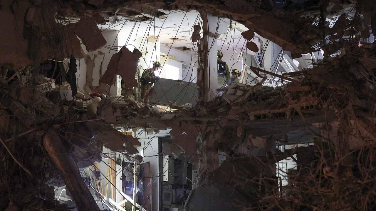FOTO: Pembalasan Iran, Rudal Balistik Memorakporandakan Kompleks Bangunan di Kota Tel Aviv Israel