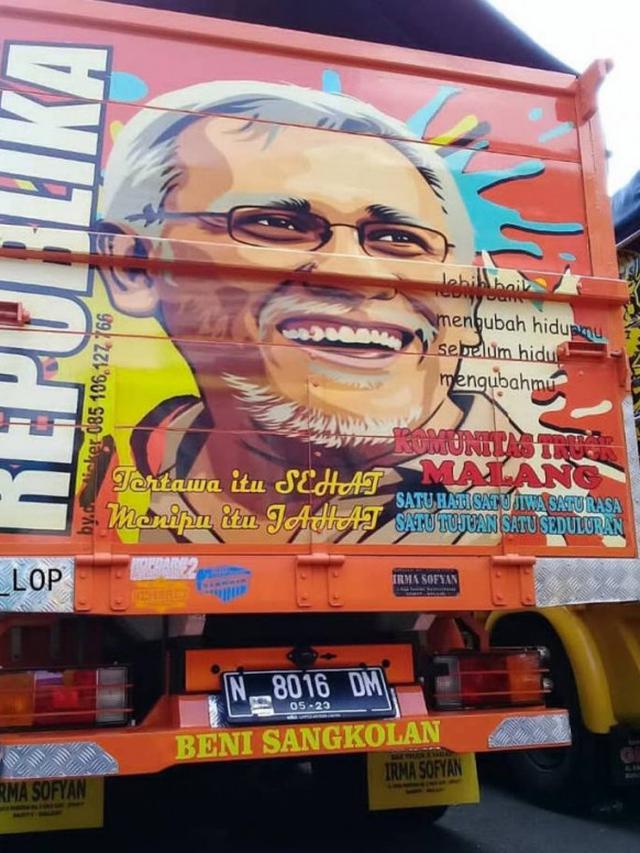 Gambar Artis di Belakang Truk Ini Bikin Tepuk Jidat, Terbaru Chef Renatta