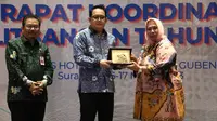 Sekretaris BSKDN Kurniasih (kanan) saat Rakor Kelitbangan Tahun 2024 Badan Riset dan Inovasi Daerah (BRIDA) Provinsi Jatim di Harris Hotel Surabaya. (Istimewa).