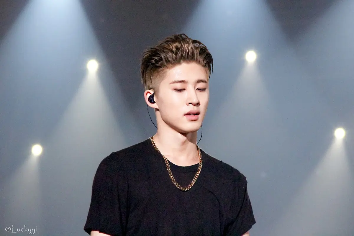 B.I iKON