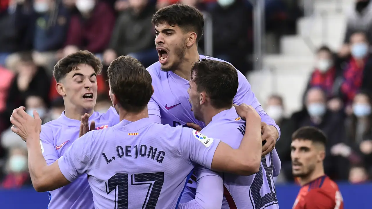 Foto: Dua Bocah 19 Tahun Selamatkan Barcelona dari Kekalahan atas Osasuna di Liga Spanyol