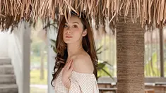 Sudah eksis sejak tahun 2015 dalam debutnya di dunia akting, Jennifer Eve berperan dalam sebuah film berjudul Sebuah Lagu untuk Tuhan. Dibintangi oleh Stefan William dan Eriska Rein, Jennifer berperan sebagai Sisi dalam film tersebut. Sejak bermain film, ia pun sempat rehat sejenak hingga tahun 2019. (Liputan6.com/IG/@jennifereve99)