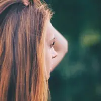 Lima shio ini males banget sama yang namanya LDR (Long Distance Relationship). (Sumber foto: unsplash.com)