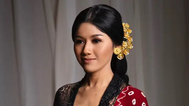 6 Pesona Erina Gudono dalam Balutan Kain Nusantara, Disebut Cocok dengan Kaesang