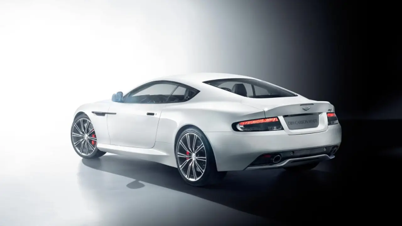 Sportcar Terbaru Aston Martin Bakal Gantikan DB9?