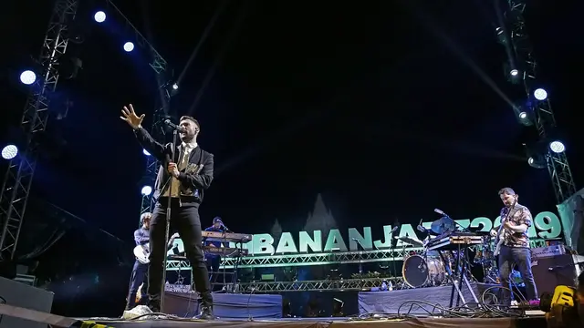 [Fimela] Calum Scott Prambanan Jazz Festival 2019