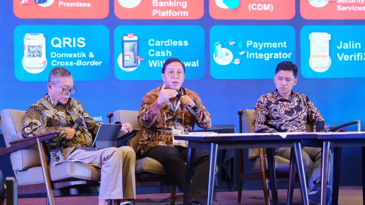 Direktur Utama Jalin, Ario Tejo Bayu Aji (tengah).