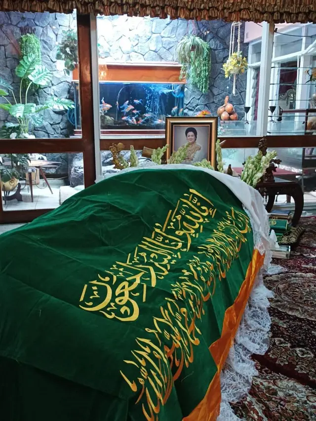 Raffi Ahmad berduka atas kepergian Mamih Popon (Instagram/raffinagita1717)