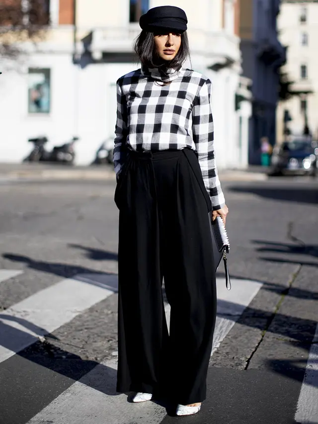 [Bintang] Nggak Ada Matinya, Ini 5 Motif Outfit yang Wajib Kamu Punya