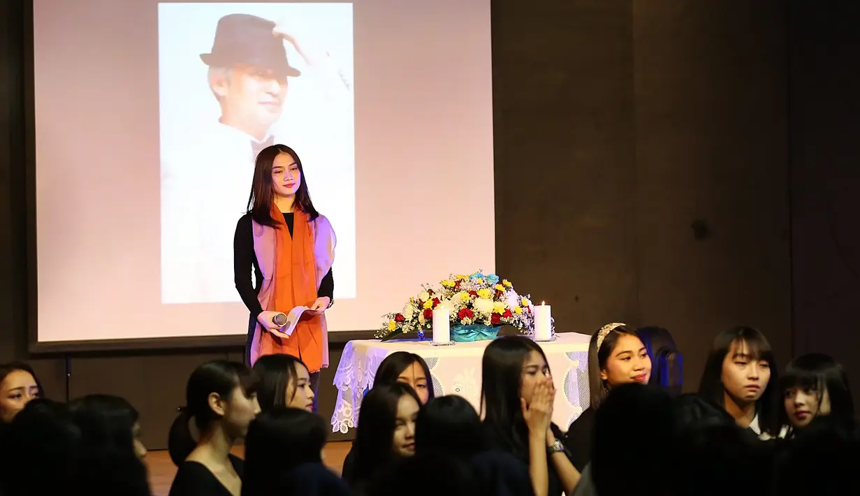 Inao Jiro, General Manajer member JKT48 hampir sepekan telah meninggal dunia. Sebagai bentuk penghormatan, para member JKT48 pun mengadakan acara untuk mengenang sosok Inao Jiro. (Bambang E. Ros/Bintang.com)