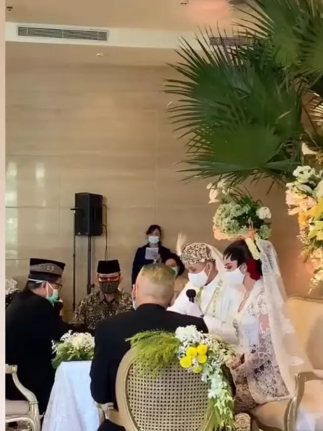 6 Momen Akad Nikah Karina Nadila dan Rangga Prihartanto. (Sumber: Instagram/karinadila8921)