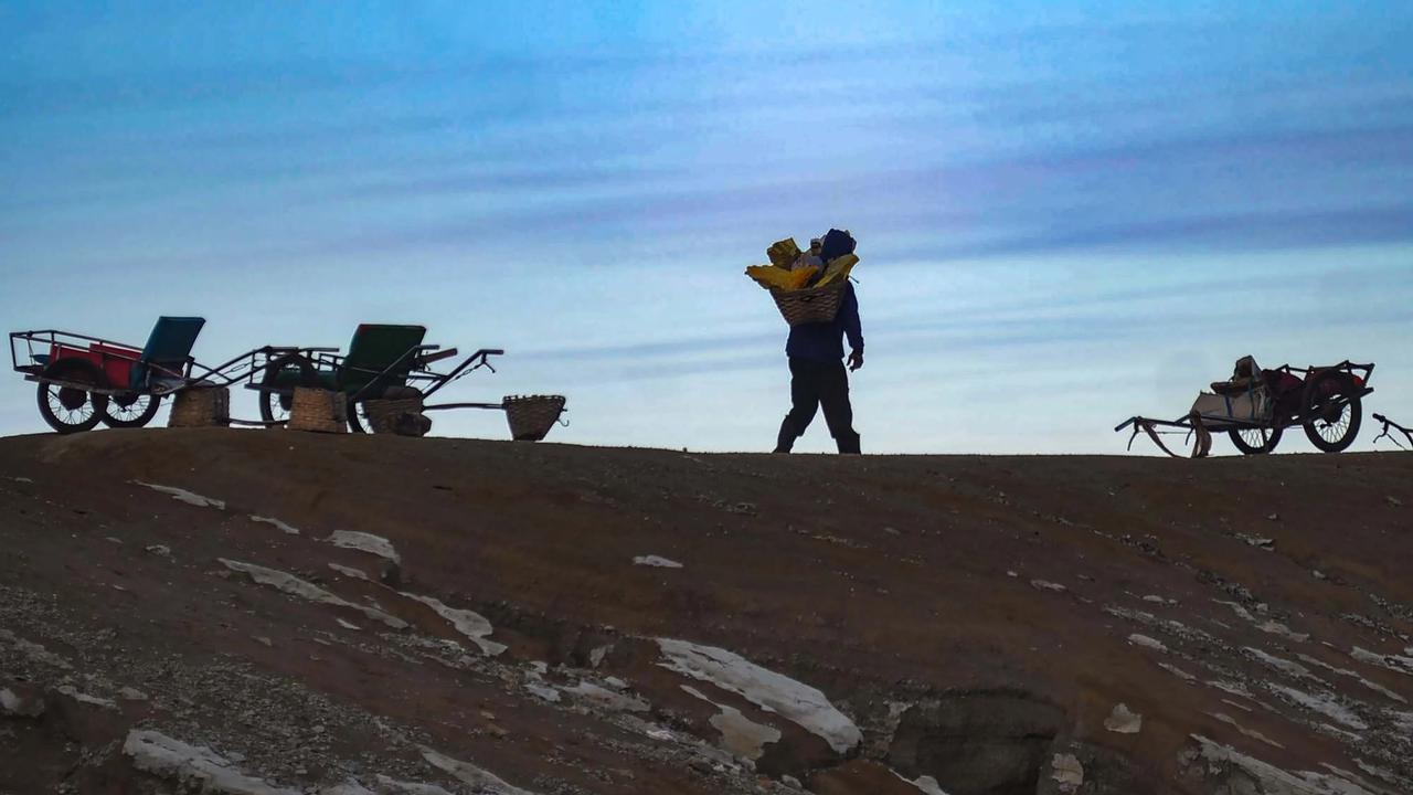 FOTO: Kawah Ijen Destinasi Favorit Wisata Alam Akhir Tahun