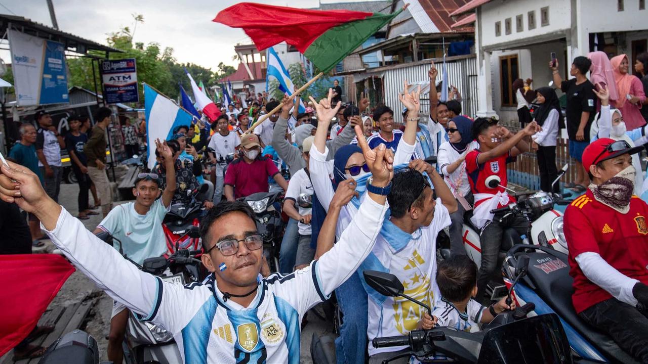 FOTO: Ratusan Warga Gelar Konvoi Sambut Piala Dunia 2026 k