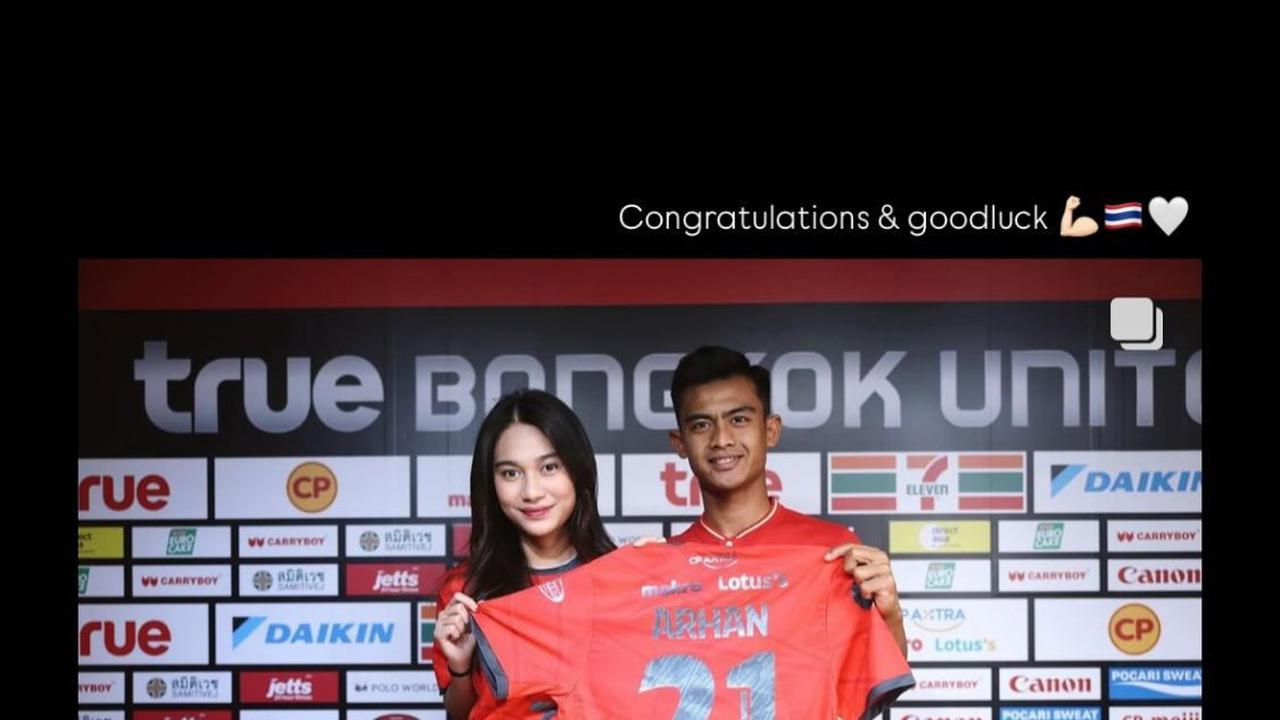Perjalanan Baru Pratama Arhan di Bangkok United, Didampingi Azizah Salsha Saat Tanda Tangan Kontrak