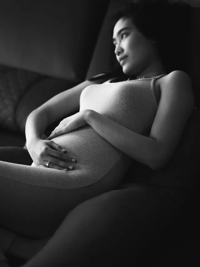 Potret OOTD Alika Islamadina yang Mulai Pamer Perut Buncit Sebelum Resmi Umumkan Kehamilan Anak Pertama