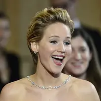 Aktris Hollywood yang sedang naik daun, Jennifer Lawrence, kerap melakukan perubahan gaya yang variasi untuk rambutnya. (Bintang/EPA)