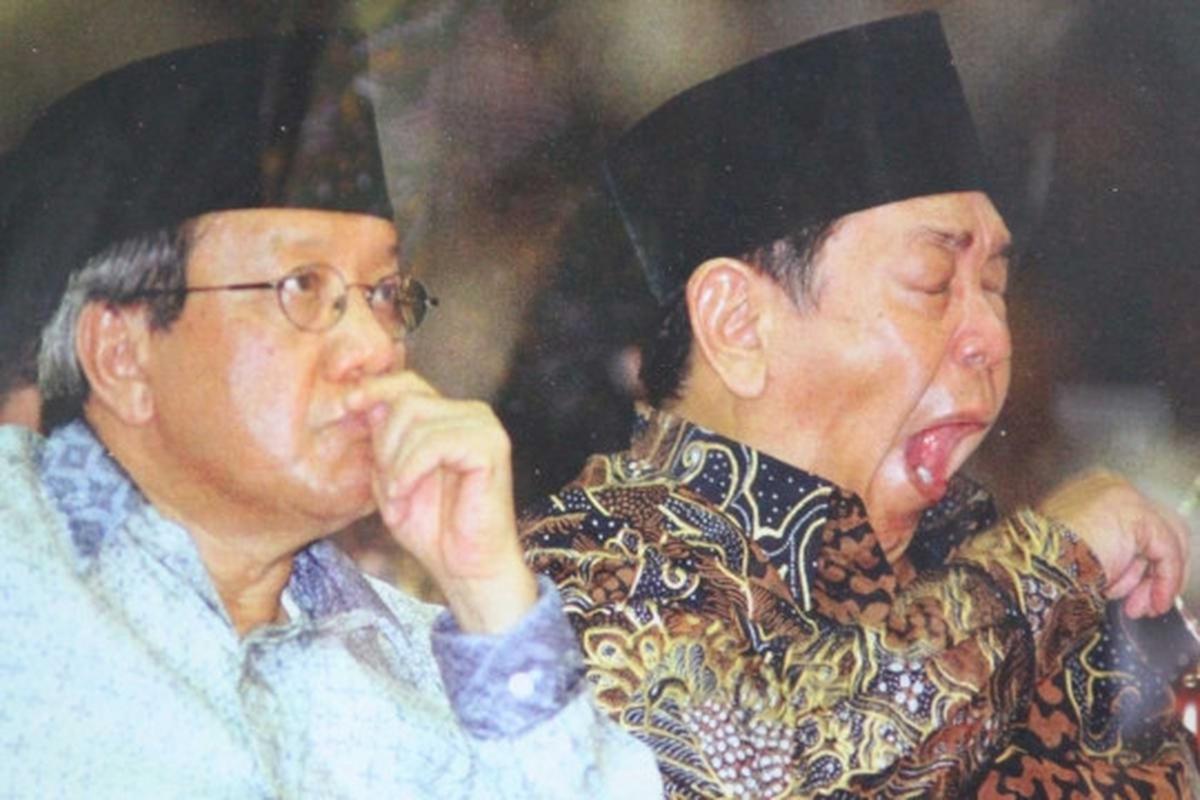 Melihat pameran foto Gus Dur saat menjadi Presiden
