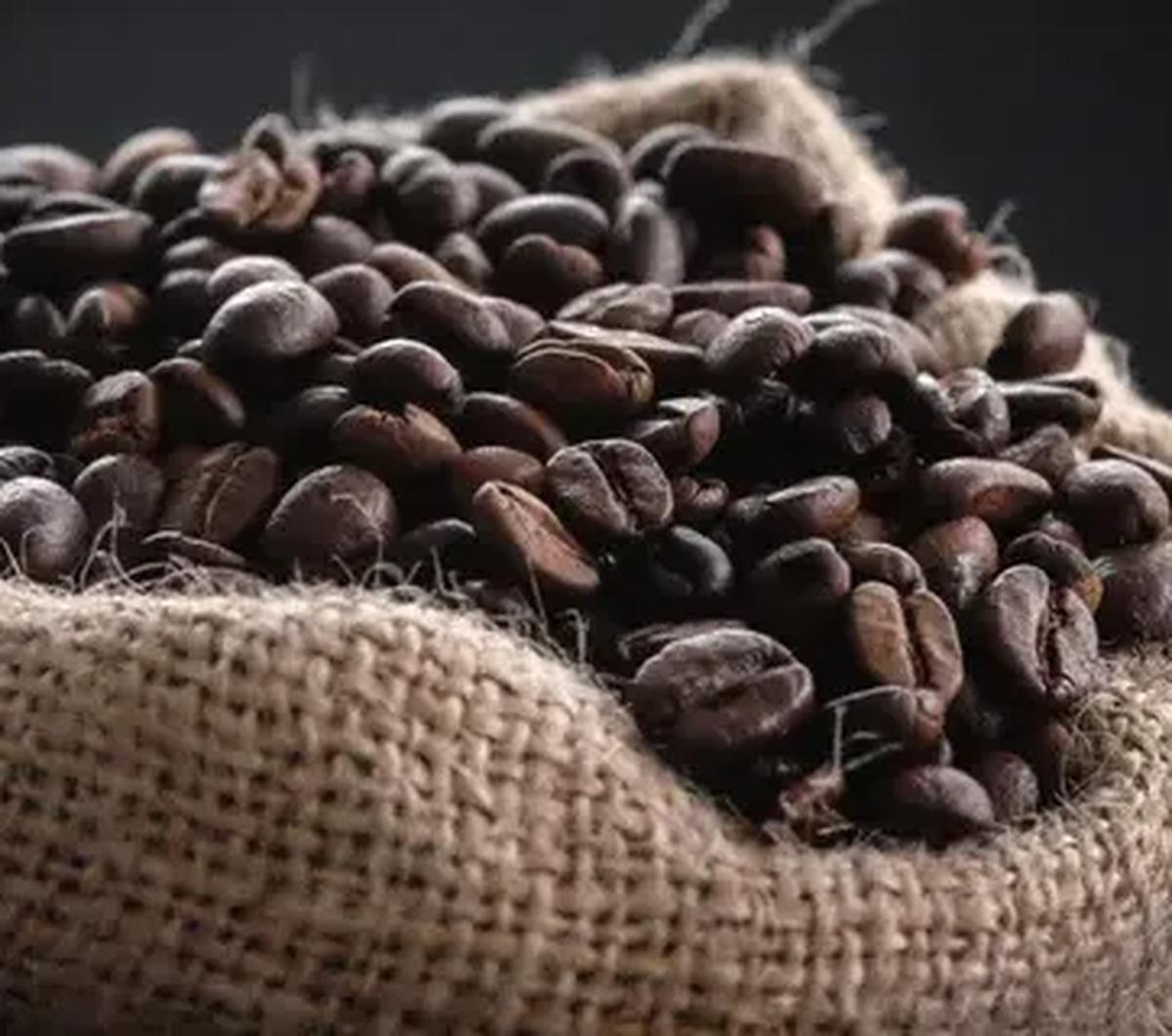 Tiga daerah di Jawa Timur ini dikenal dengan satu komoditas unggulan. Kabupaten Bondowoso, Kabupaten Malang, dan Kabupaten Banyuwangi yang merupakan Desa Devisa dengan produk penghasil kopi.
