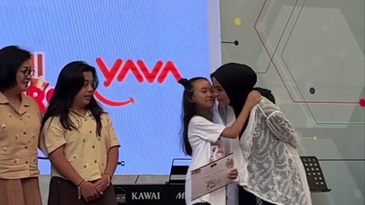 7 Potret Tantri Kotak Ikut Lomba Nyanyi di Tempat Les Vokal Anak, Tak Dapat Juara 1