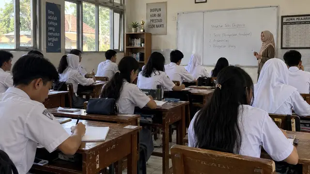 Anak SMA Belajar