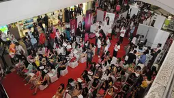 Ratusan gadis-gadis muda di ibu kota mengantri untuk mengikuti ajang Miss Celebrity 2014 yang diselenggarakan SCTV (Liputan6.com/Herman Zakharia)