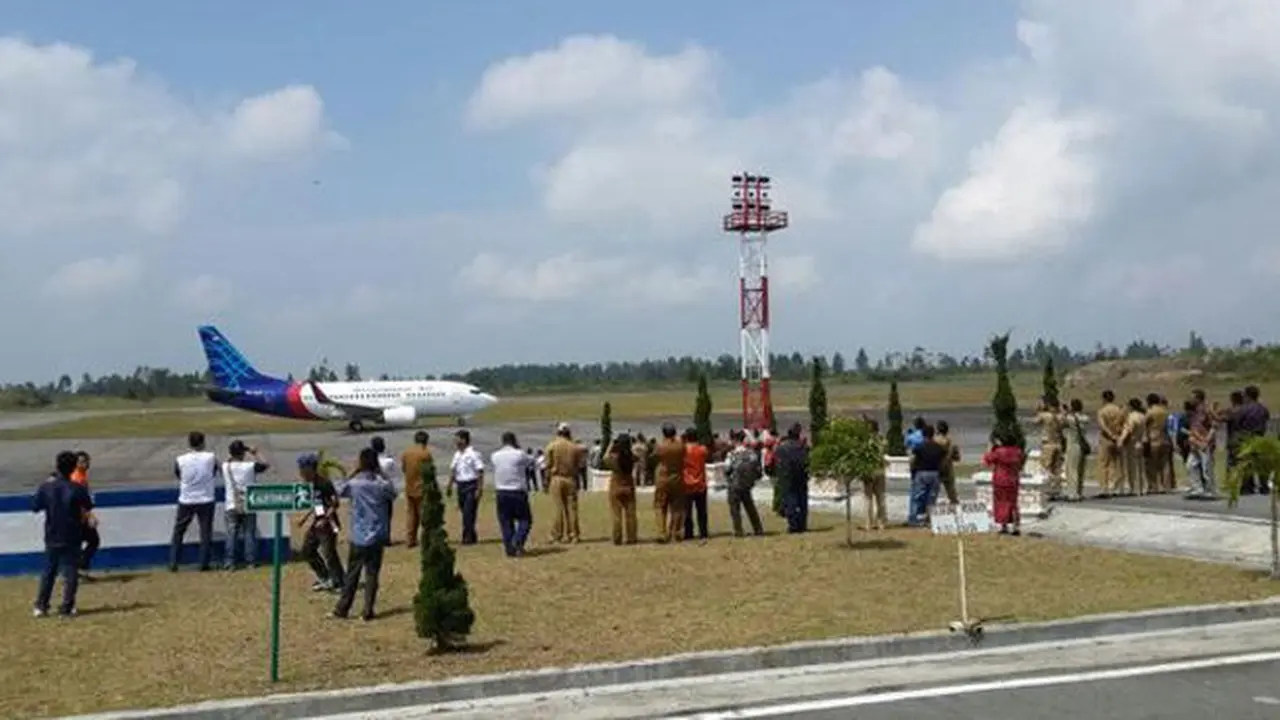 Menpar Tinjau Progress Bandara Silangit Tapanuli Utara