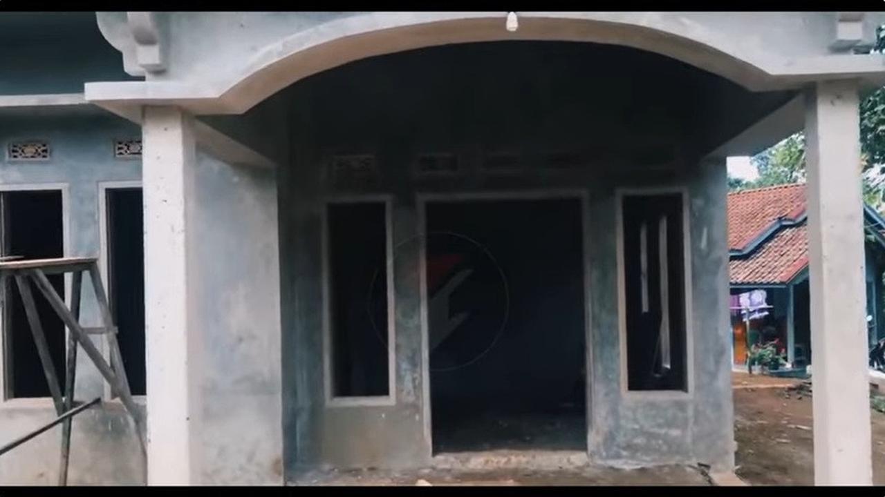 Sempat Berdinding Kayu dan Tak Layak Namun Kini Megah, Berikut Ini 8 Potret Kondisi Terbaru Rumah Melly Lee di Kampung Halaman