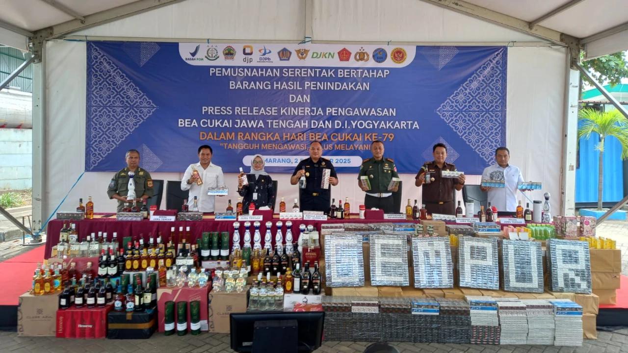 Kanwil Bea Cukai Jateng-DIY Siap Tindak Tegas Pelaku Impor Pakaian Bekas Ilegal
