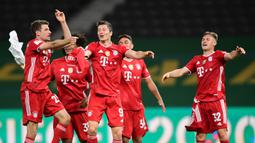 2. Bayern Munchen (kebobolan 0,84 gol per laga) - Ketangguhan lini bertahan Bayern Munchen memang tidak diragukan lagi. Raksasa Jerman ini menjadi klub paling sedikit kebobolan di kompetisi Bundesliga dan memiliki catatat kebobolan 0.84 per laga. (AFP/Robert Michael/pool)