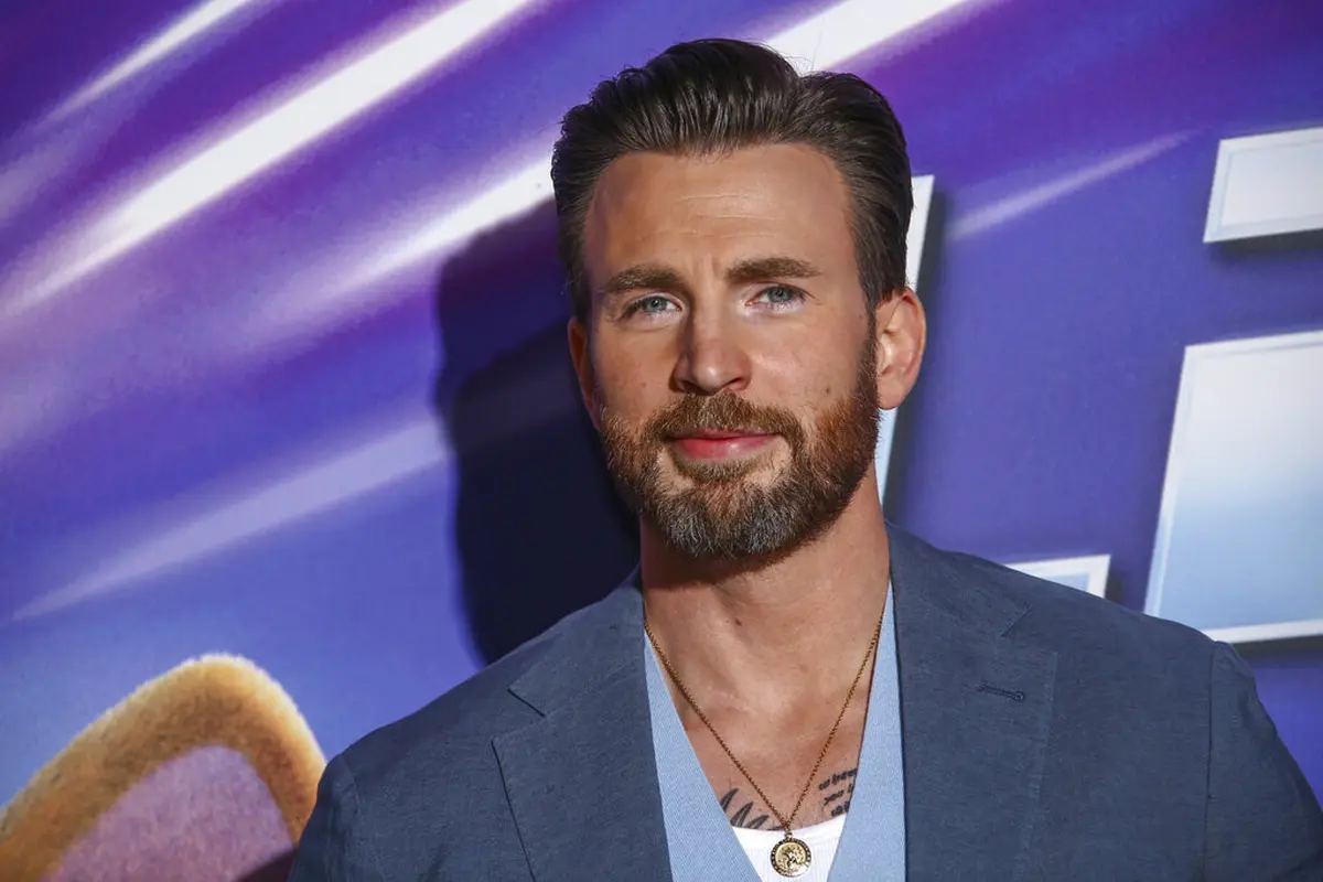Chris Evans dalam premier Lightyear di London, 13 Juni 2022. (Joel C Ryan/Invision/AP)