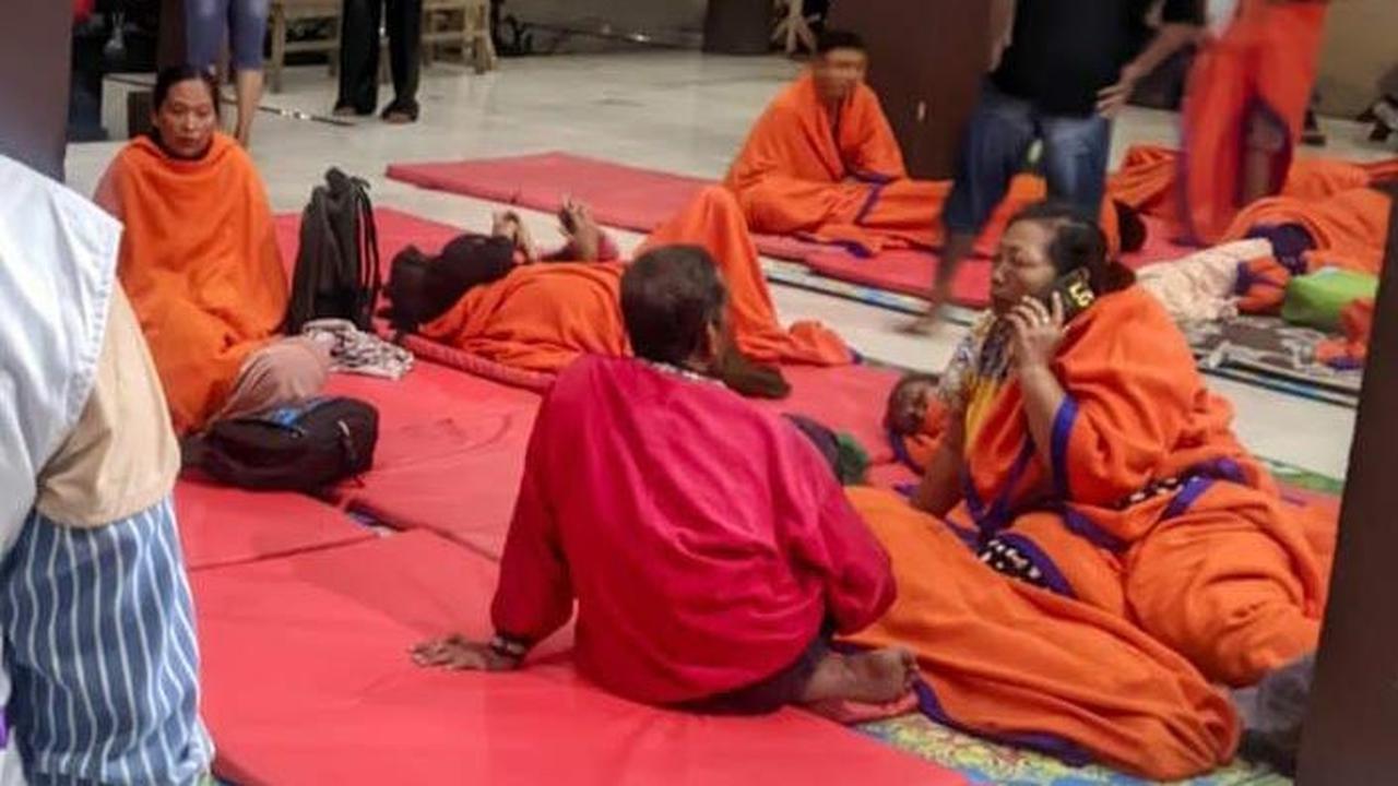 Ratusan warga Lumajang mengungsi akibar banjir lahar dingin Gunung Semeru. (Istimewa)