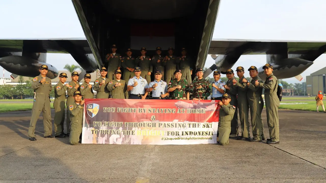 TNI menerbangkan Hercules ke Shanghai, China, untuk menjemput alat kesehatan terkait penanganan Covid-19 yang dibeli pemerintah.