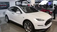 SUV Listrik Tesla Lakoni Debut Awal 2015