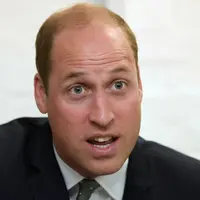 Pangeran William akhirnya tampil di publik setelah kabar soal kehamilan anak ketiga Kate Middleton tersiar di publik. Dengan bahagia, pangeran Harry menceritakan kondisi terkini sang istri. (AFP)