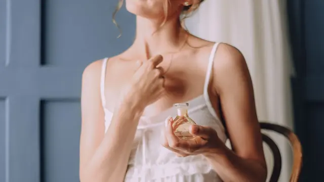 6 Rekomendasi Parfum Tahan Lama untuk Kuliah, Wangi Segar Seharian (photo by freepik.com)