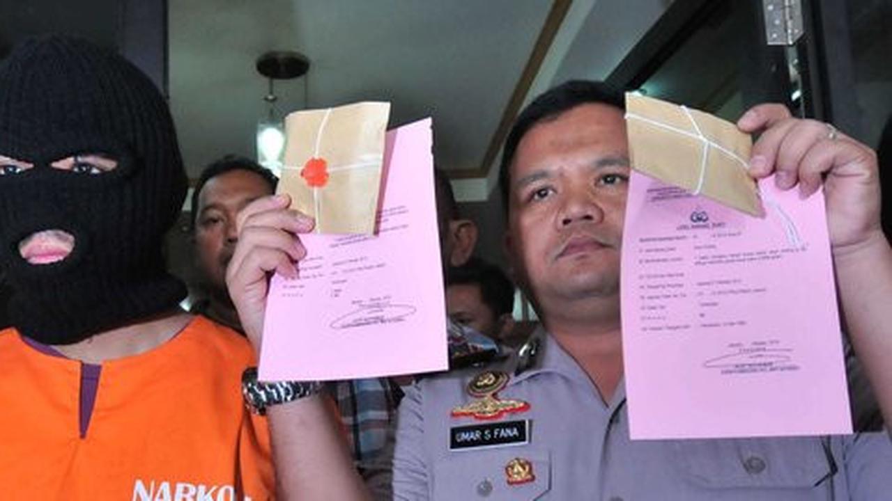 Tunggu hasil tes BNN, gitaris Geisha Roby tidak masuk sel