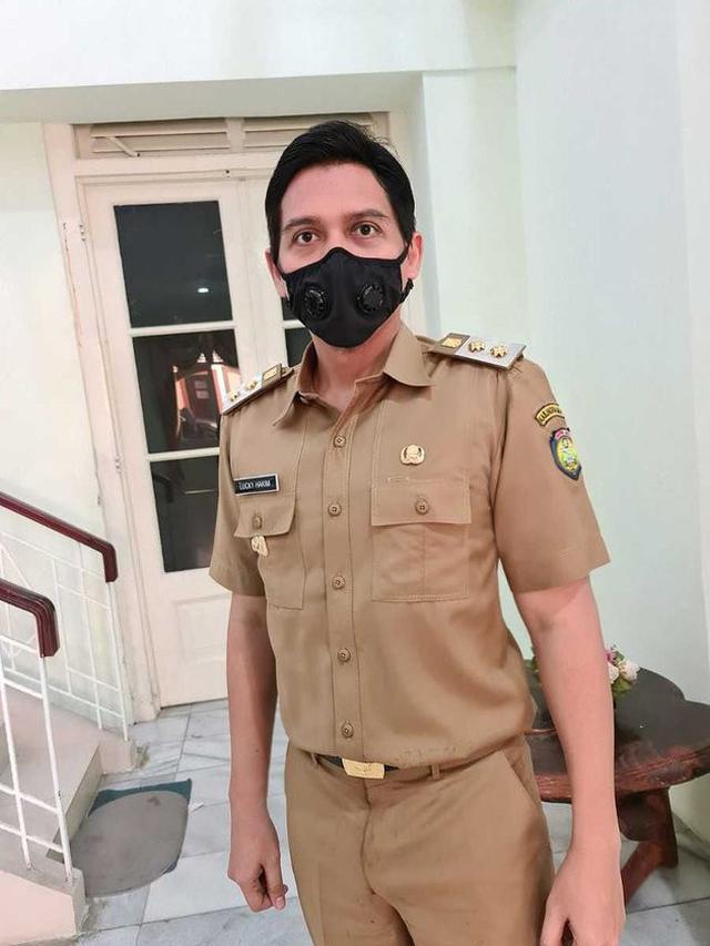 Mundur Jadi Wakil Bupati, Ini 6 Potret Aktor Lucky Hakim saat Pakai Seragam Dinas