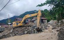 Empat Alat Berat Dikerahkan dalam Upaya Pembersihan Material Longsor di Lubuk Basung