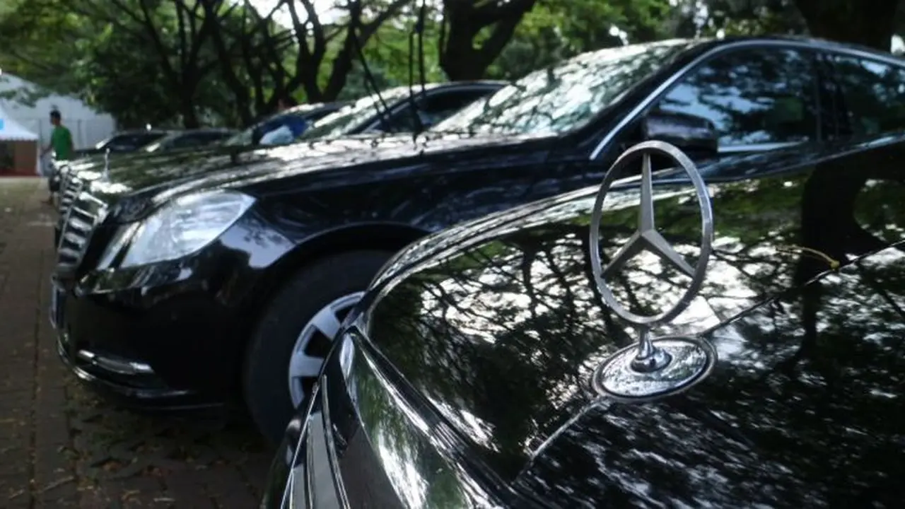 Mercedes Benz E200