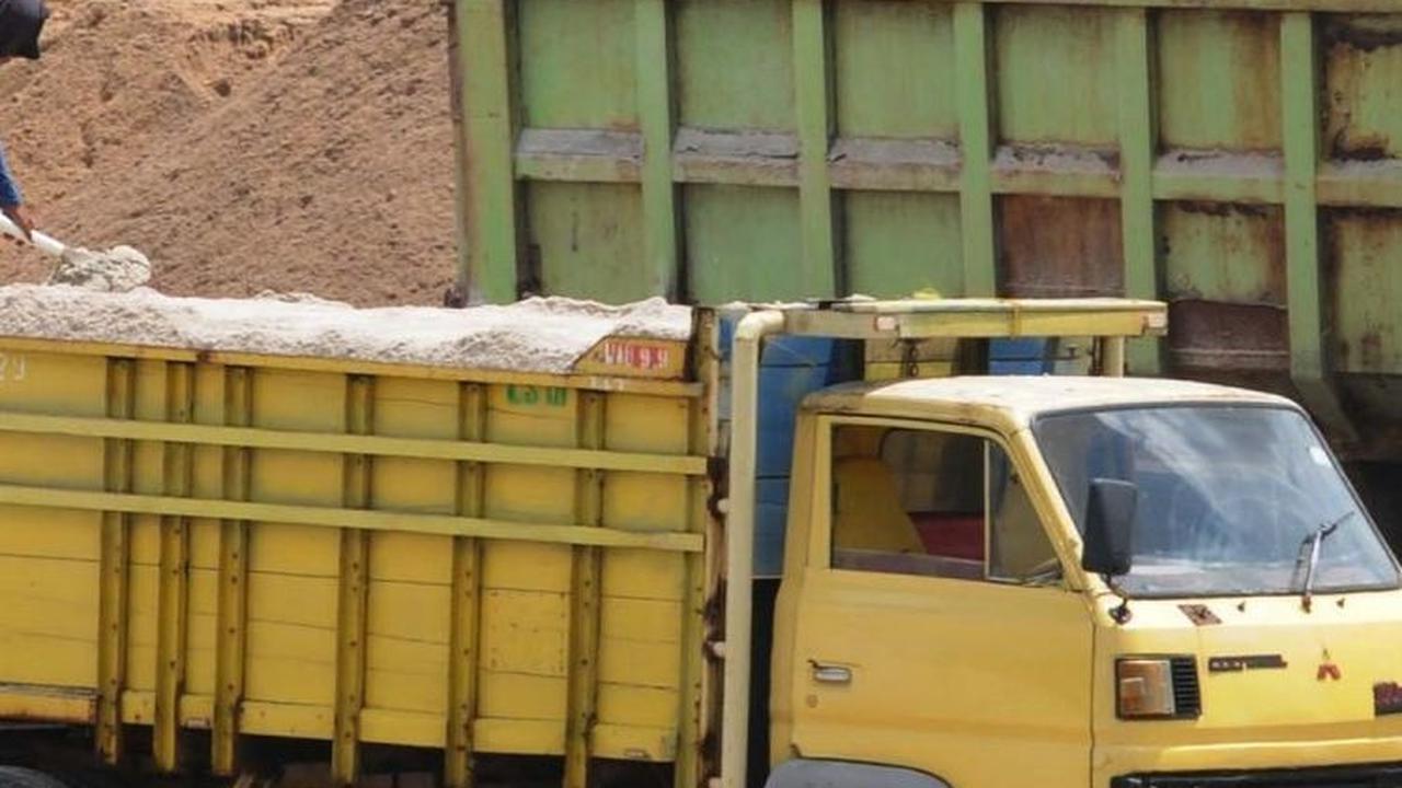"Kalau untuk dalam negeri itu kan dikenakan pajak 30 persen dari harga patokan, harga patokannya saya enggak hafal sih. Dalam negeri itu kalau enggak salah Rp 90 ribu atau berapa gitu, kalau yang luar Rp 198 ribu atau Rp 188 ribu," katanya. Foto: merdeka